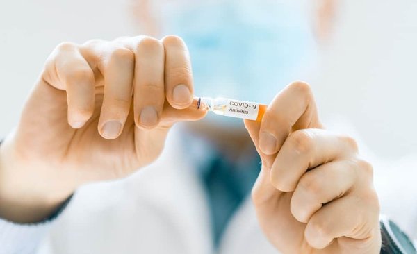 Comment les programmes de sensibilisation peuvent-ils aider à prévenir la cyberintimidation chez les adolescents ?